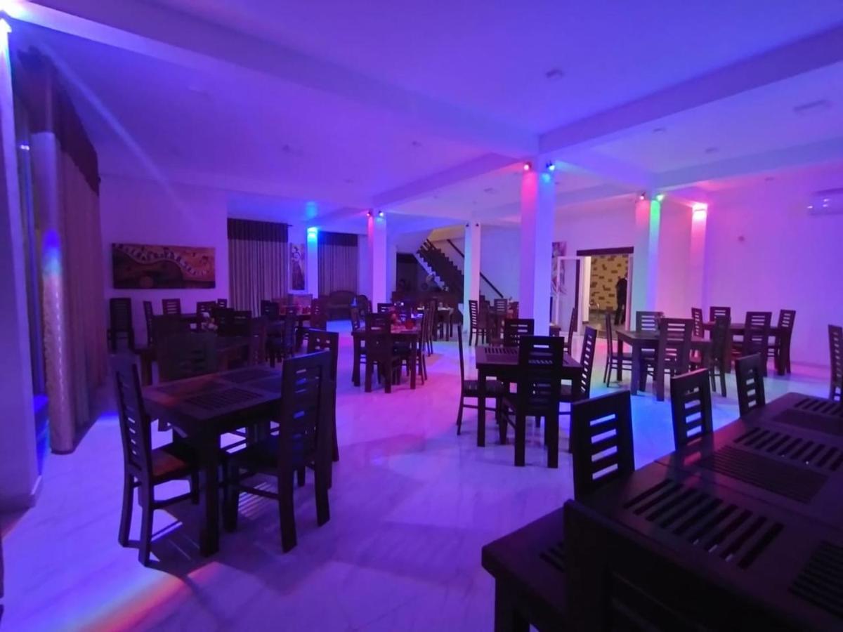 Bivon Reach Hotel Uswetakeiyawa Exterior photo